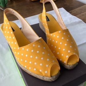 Sesto Meucci Yellow White Polka Dot Peep-Toe Espadrille Wedges